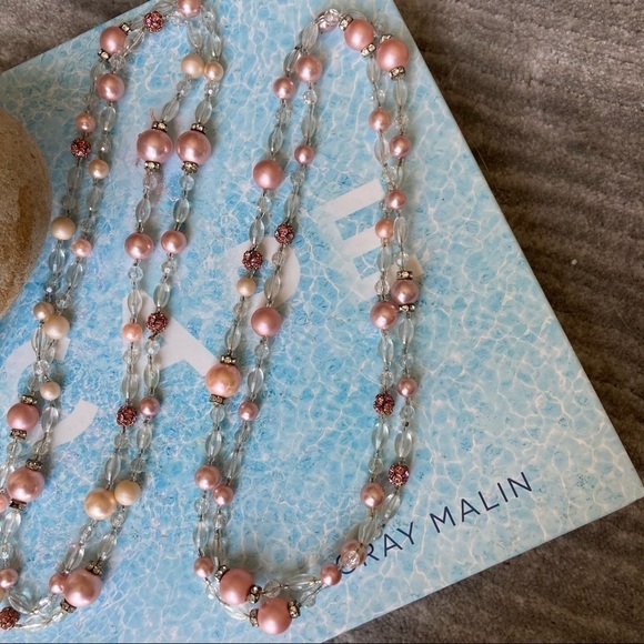 Set of Two Vintage Faux Pearl Necklaces - Picture 3 of 6